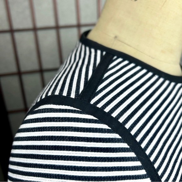 Black and White Stripe Suit Coat Business Jacket Ladies Work Talbots 2P Blazer - Picture 6 of 10